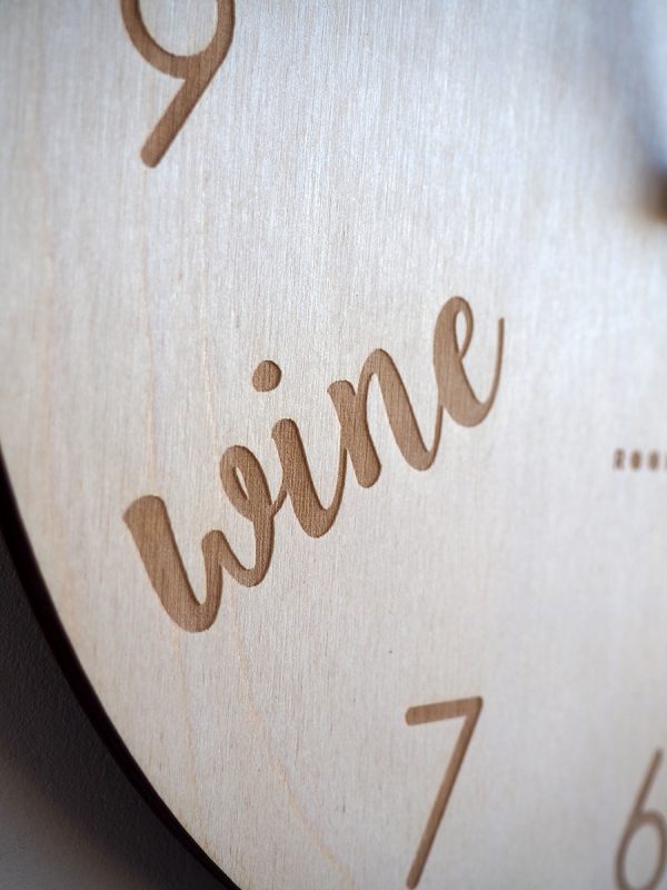 Настенные часы деревянные бесшумные Вино